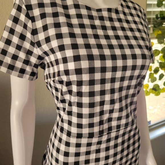 Old Navy Gingham Bodycon Dress - Picture 2 of 6